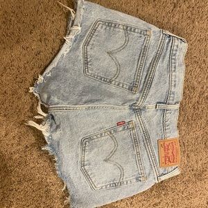 levi shorts